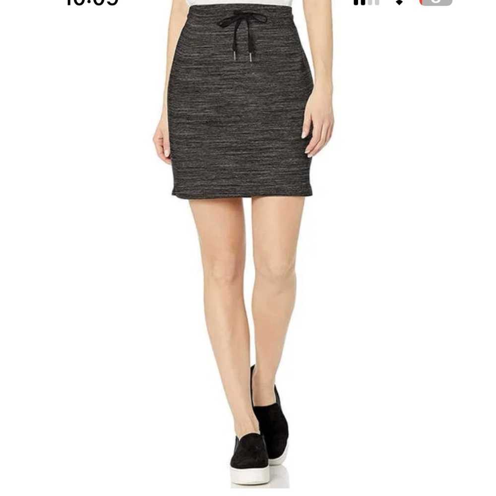 Stretchy pull-on skirt